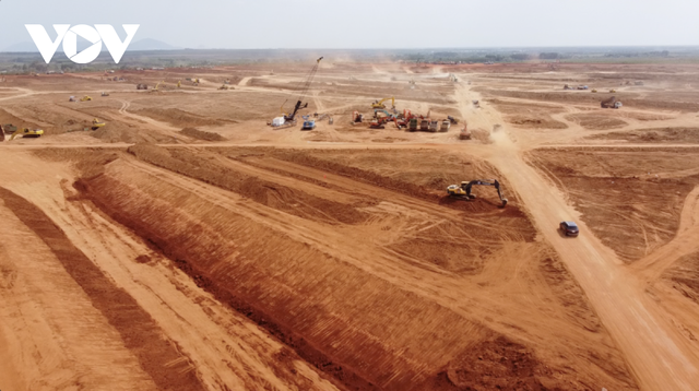   Having not received enough clean land, the investor of Long Thanh airport is worried about delay - Photo 1.