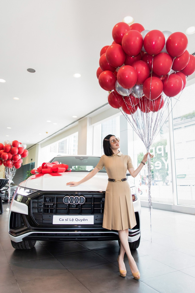   Gasoline prices increased, singer Le Quyen bought a new 