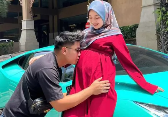 Taking care of his wife during pregnancy, the guy was given a Lamborghini supercar by the roof of the giant house with VND 5.7 billion - Photo 2.