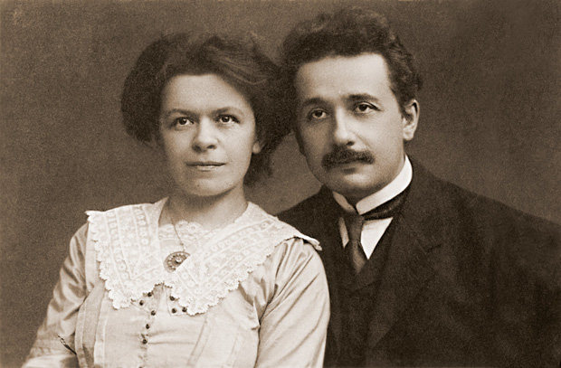 Người vợ khốn khổ của thiên tài Albert Einstein: Giỏi giang chẳng kém chồng nhưng chọn hy sinh vì gia đình rồi chỉ nhận về toàn đắng cay - Ảnh 2.
