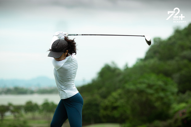  Về chuyện ra sân golf săn đại gia, hội gái đẹp mê golf nói gì? - Ảnh 5.