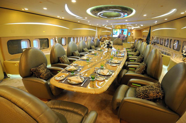   Stunned with aircraft interiors like a gilded palace, rich people spend billions just to enjoy for 1 hour - Photo 1.