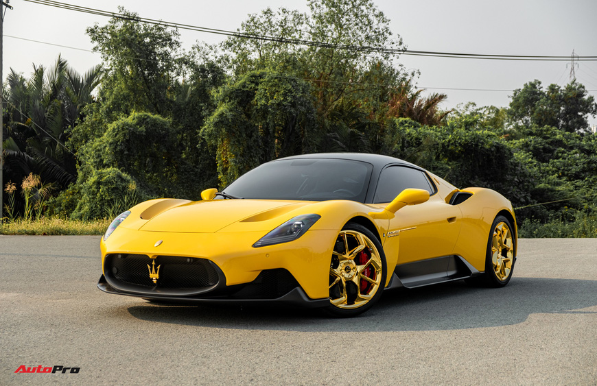 Đại gia Tây Ninh mang siêu xe Maserati MC20 đi mạ vàng: Chi phí hơn 2 tỷ đồng, 1.000 giờ thi công, độc nhất thế giới - Ảnh 3.