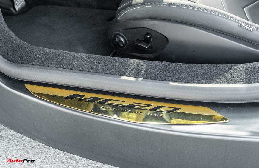 Đại gia Tây Ninh mang siêu xe Maserati MC20 đi mạ vàng: Chi phí hơn 2 tỷ đồng, 1.000 giờ thi công, độc nhất thế giới - Ảnh 22.