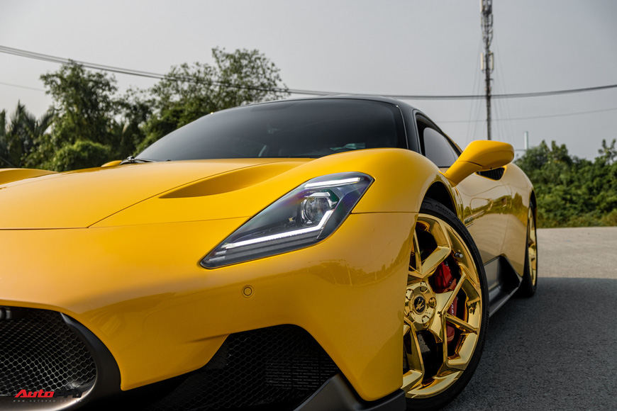 Đại gia Tây Ninh mang siêu xe Maserati MC20 đi mạ vàng: Chi phí hơn 2 tỷ đồng, 1.000 giờ thi công, độc nhất thế giới - Ảnh 5.