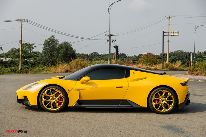 Đại gia Tây Ninh mang siêu xe Maserati MC20 đi mạ vàng: Chi phí hơn 2 tỷ đồng, 1.000 giờ thi công, độc nhất thế giới - Ảnh 7.