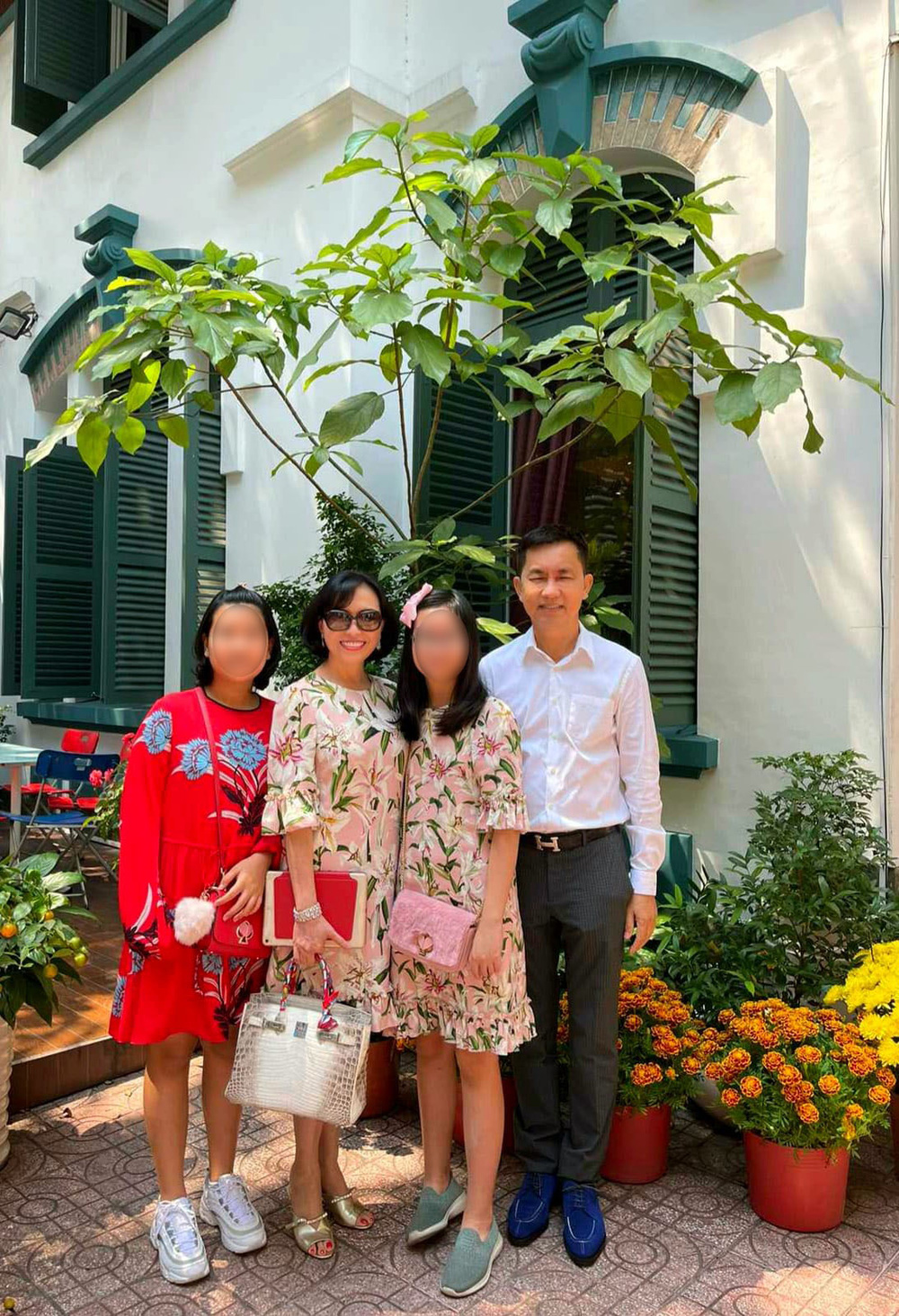  Khoảnh khắc bên gia đình của ông Hồ Nhân: Đi nước ngoài du lịch, chiều vợ con hết mực - Ảnh 7.