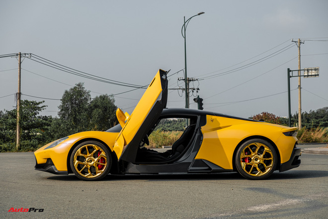 Đại gia Tây Ninh mang siêu xe Maserati MC20 đi mạ vàng: Chi phí hơn 2 tỷ đồng, 1.000 giờ thi công, độc nhất thế giới - Ảnh 8.