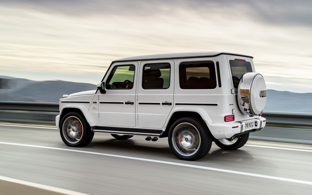What does the Mercedes-AMG G63 have that all ladies and giants are passionate about?  - Photo 3.