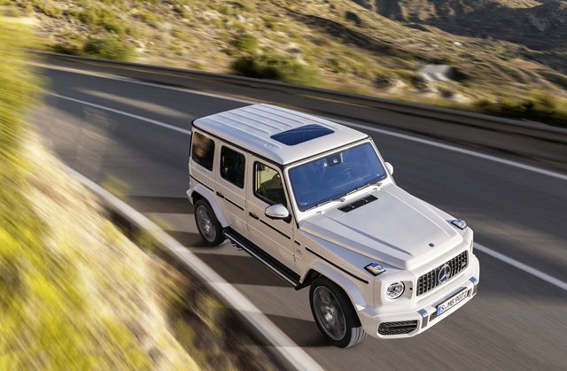 What does the Mercedes-AMG G63 have that all ladies and giants are passionate about?  - Photo 7.