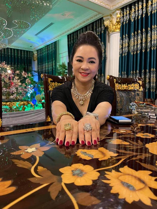 Cơ quan điều tra có thể thu giữ trang sức, kim cương của bà Nguyễn Phương Hằng nếu có liên quan đến tội phạm - Ảnh 6.