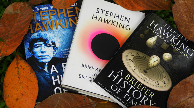 How scary are Stephen Hawking's doomsday predictions?  - Photo 2.