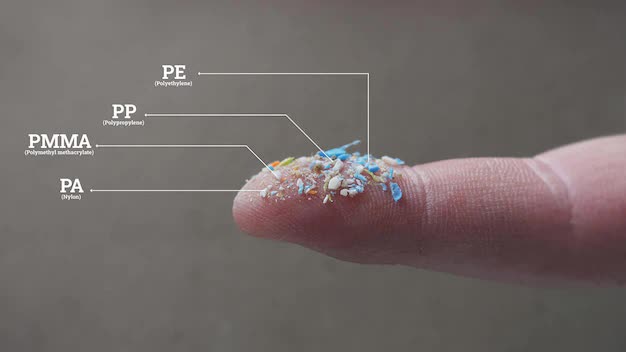 Our blood is contaminated with plastic: For the first time, scientists have found microplastics in human blood - Photo 2.
