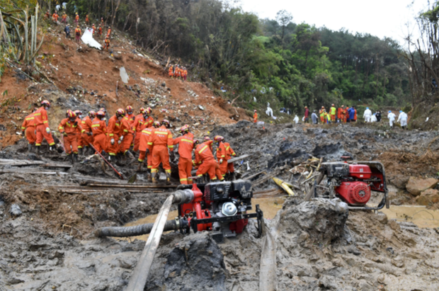   No miracle: China officially announced that all 132 people on the flight that fell into the mountain were killed - Photo 2.