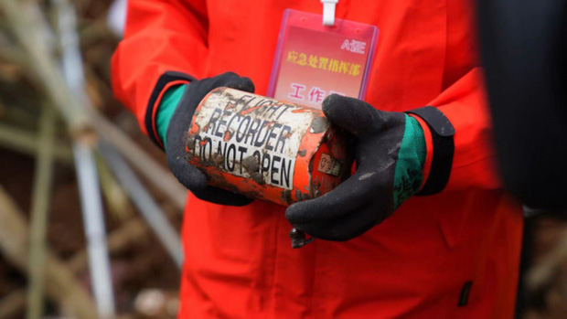 The significance of finding the second black box in deciphering the mystery of the plane crash in China - Photo 1.