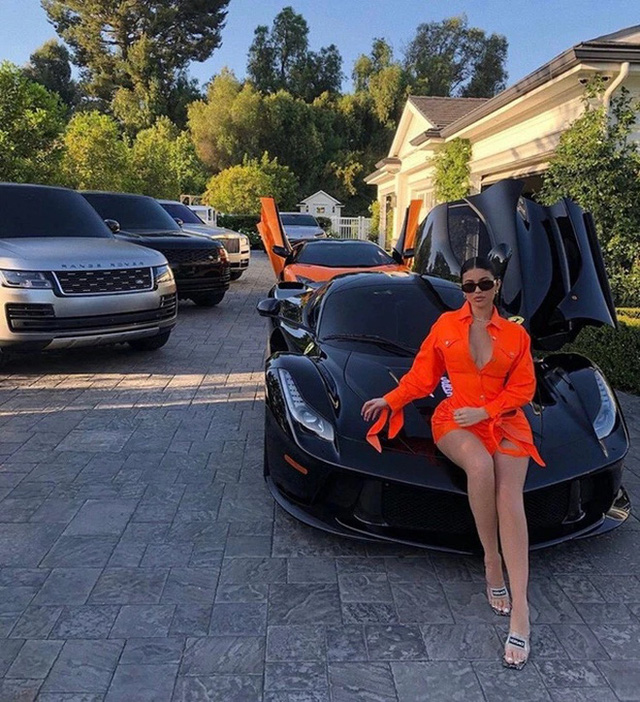 The rich secret of the Gen Z female star who owns a hundred billion mansion - luxury cars line up: It sounds easy, but no one does it again - Photo 4.