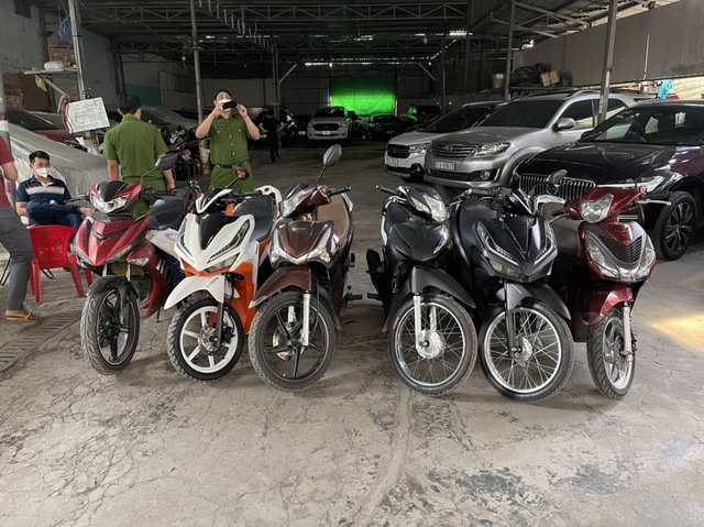 Two lines of theft and illegal car sales on a huge scale in Ho Chi Minh City were eliminated - Photo 2.