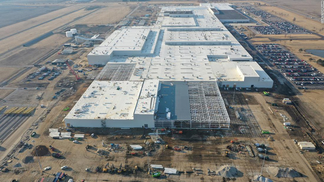 Soi quy mô nhà máy 4 tỷ USD của VinFast tại Mỹ với các ông lớn sừng sỏ khác trong ngành xe điện - Ảnh 4.