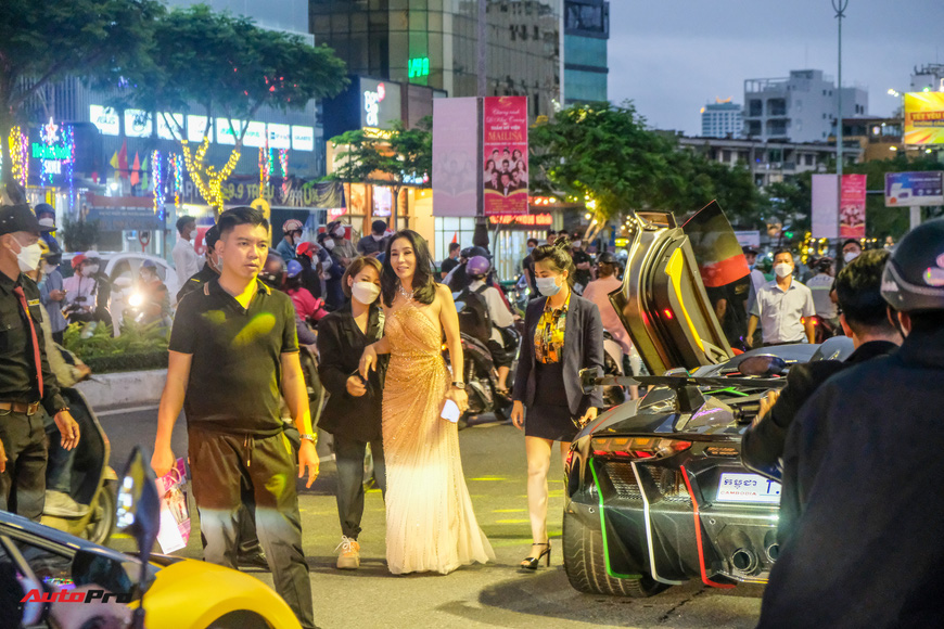Chân dung cặp vợ chồng sở hữu dàn siêu xe hơn 300 tỷ đồng tại Việt Nam: Từng bị gia đình phản đối đến với nhau, xuất thân con nhà nghèo - Ảnh 5.