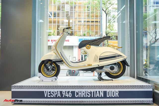 Dân buôn hét giá Vespa 946 Christian Dior gần 1 tỷ đồng tại Việt Nam, tiền ăn chênh đủ mua chiếc Kia Morning - Ảnh 5.