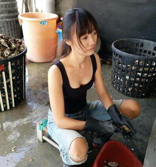 At the age of 24, she quit her job to return to her hometown to peel oysters, the girl who was once despised now has a huge income, becoming 