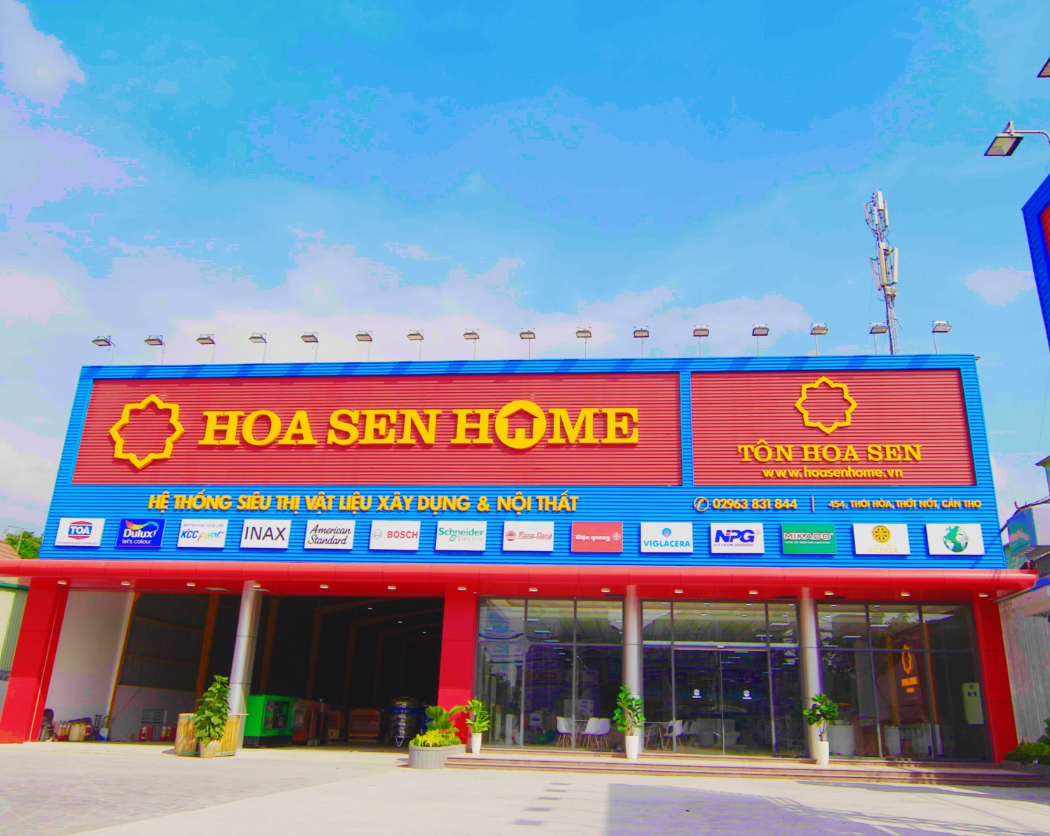 Sau 1 năm bán hàng theo mô hình mới, Hoa Sen Home của Chủ tịch Lê ...