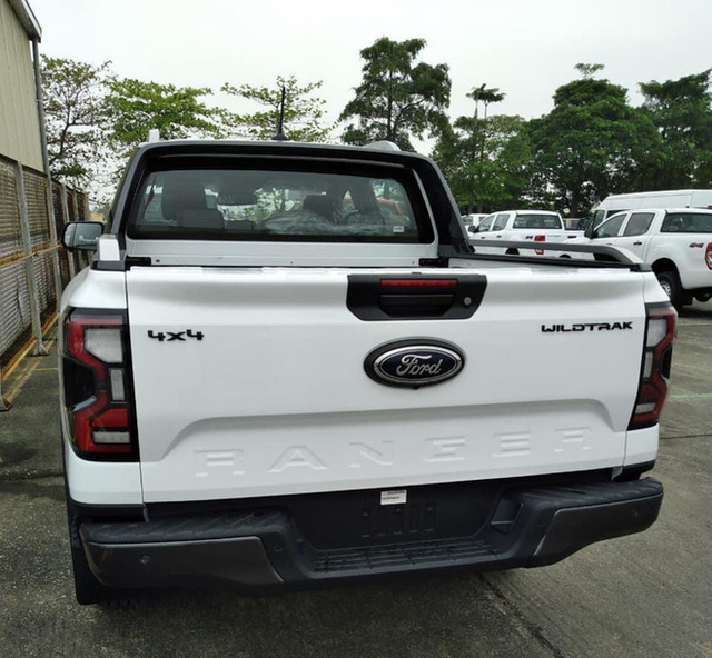 Ford Ranger 2023 lộ diện trần trụi tại Việt Nam: Có phiên bản XLS, nội thất đầy ắp công nghệ, dự kiến ra mắt quý 3  - Ảnh 5.