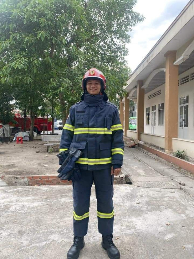   The male police officer recounted the moment of emergency to save 4 drowning people in Vung Tau: My conscience did not allow me to stop... - Photo 1.