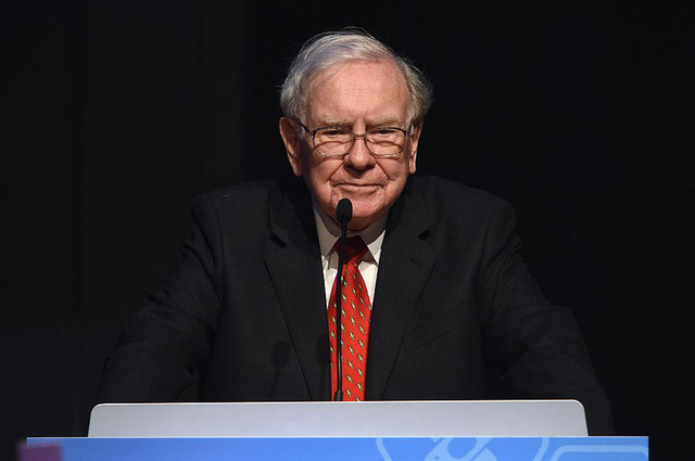  10 tỷ phú kiếm được nhiều tiền nhất một năm qua: CEO Binance, Warren Buffett góp mặt  - Ảnh 7.