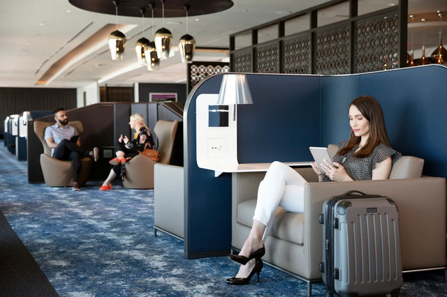 Có gì trong phòng chờ Polaris trị giá gần 1.000 tỷ đồng của United Airlines: Đẳng cấp cho giới nhà giàu, ăn - ngủ - nghỉ không kém gì khách sạn thượng lưu - Ảnh 7.