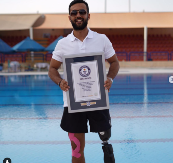 Losing his leg in an accident, the man set 2 world records in swimming, making everyone admire - Photo 2.