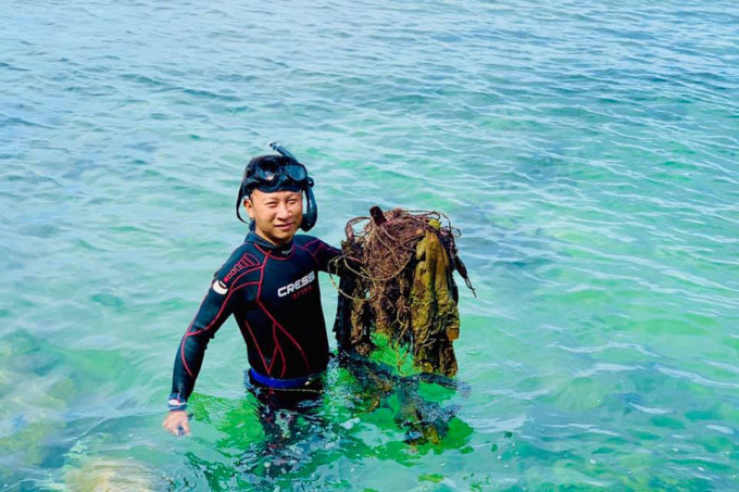 Chân dung những người hùng ném tiền xuống biển: Ngày đêm tận tâm bảo tồn các rạn san hô ven biển Sơn Trà, tự mang trên mình sứ mệnh <a href='https://www.giaicuu.com' target='_blank'>giải cứu</a> rùa biển và cá heo - Ảnh 1.
