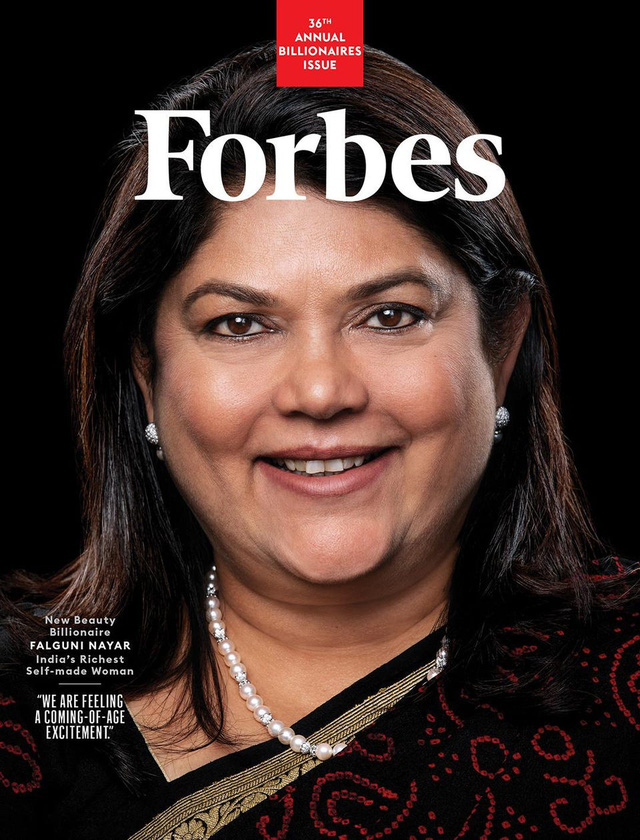   Portrait of the richest self-made female billionaire in India: Former senior banker quit her job at the age of 49 to found Nykaa fashion and cosmetics empire - Photo 1.
