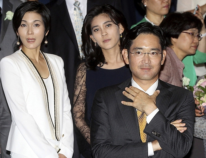Hai nữ cường tỷ đô của gia tộc Samsung ở tuổi 50: Phong cách ăn vận thượng lưu, thần thái quyền uy, mỗi lần xuất hiện đều như sải bước trên sàn runway hàng hiệu - Ảnh 18.
