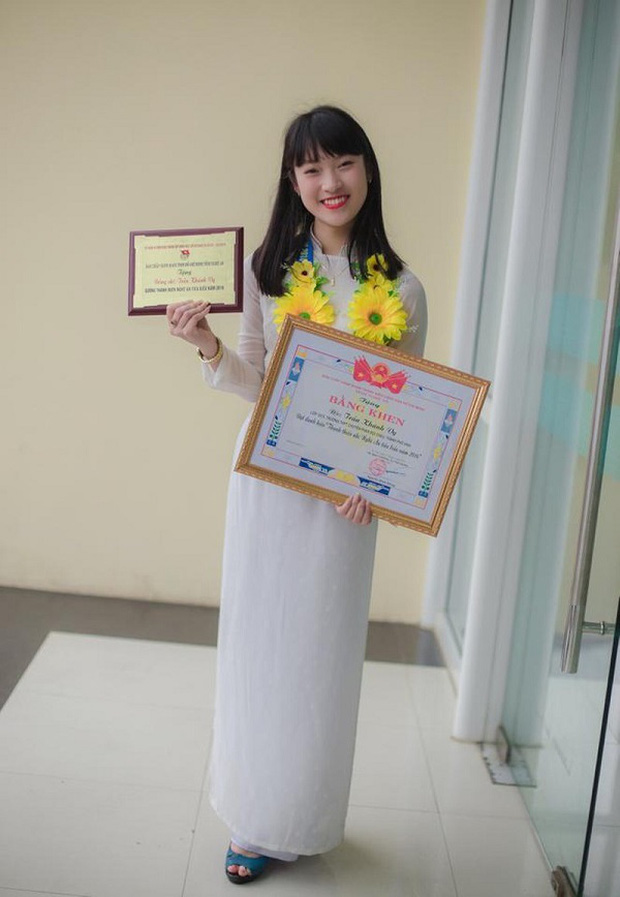Loạt idol tóp tóp đã triệu follow còn học giỏi: Người đỗ đại học top đầu thế giới, người thủ khoa đầu ra Ngoại giao - Ảnh 14. Loạt idol tóp tóp đã triệu follow còn học giỏi: Người đỗ đại học top đầu thế giới, người thủ khoa đầu ra Ngoại giao - Ảnh 14.