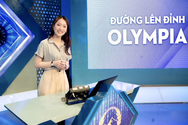 Loạt idol tóp tóp đã triệu follow còn học giỏi: Người đỗ đại học top đầu thế giới, người thủ khoa đầu ra Ngoại giao - Ảnh 18. Loạt idol tóp tóp đã triệu follow còn học giỏi: Người đỗ đại học top đầu thế giới, người thủ khoa đầu ra Ngoại giao - Ảnh 18.