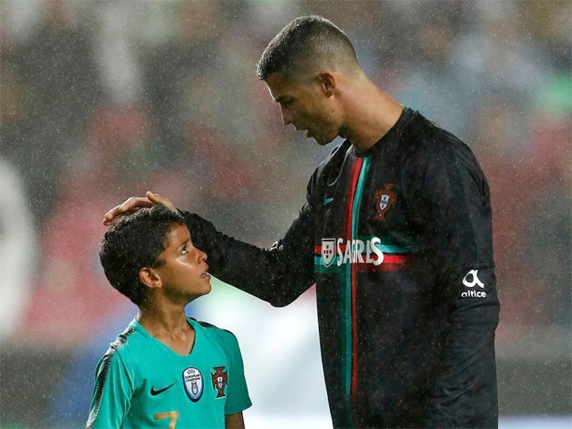 The remarkable parenting method of the father of 5 Ronaldo: If you want to be number 1, you have to sweat, nothing ever falls from the sky - Photo 3.
