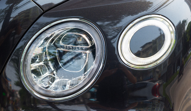 Mang nhiều chi tiết cá nhân hóa, chiếc Bentley Bentayga này dù cũ vẫn có giá lên tới hơn 15 tỷ đồng - Ảnh 7.