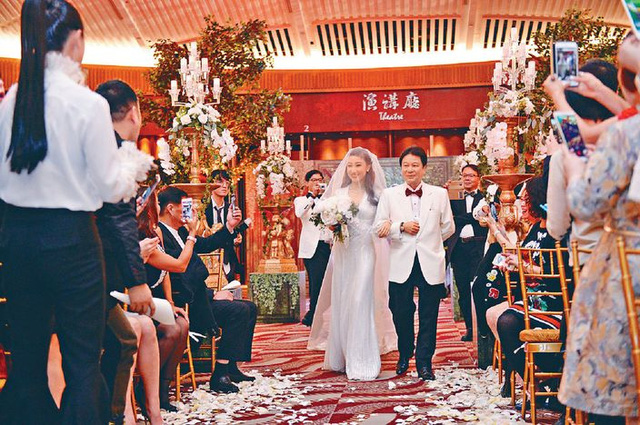 The terrible wedding of a young family was once opposed by the girl's family: Entering the super-rich world thanks to the property of her stepfather, a wedding gift of 359 billion VND is overwhelming!  - Picture 10.