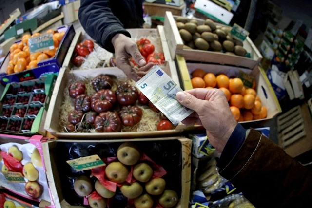 European consumers suffer from the Ukraine crisis - Photo 1.