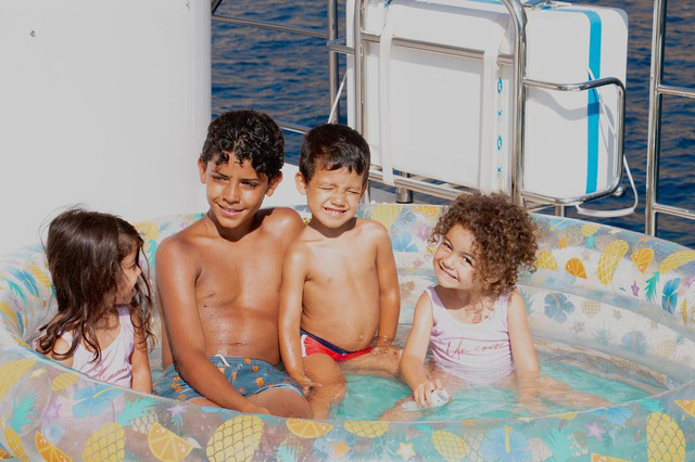  Bên trong du thuyền 7 triệu USD Cristiano Ronaldo dùng nghỉ ngơi bên gia đình  - Ảnh 7.