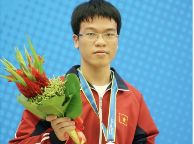 Chân dung kỳ thủ Lê Quang Liêm - người vừa đánh bại Vua cờ thế giới: Tốt nghiệp 2 bằng xuất sắc, giành học bổng du học toàn phần vì quá giỏi cờ vua - Ảnh 2.