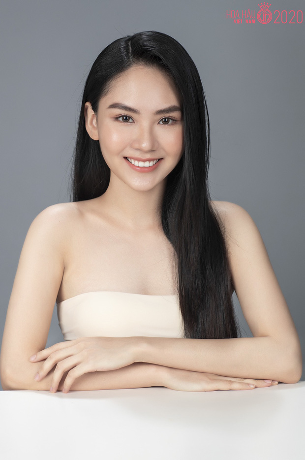 Miss World Vietnam 2022 contestants behaved extremely fluently, shooting English like the wind at the final exam night: It turned out to be a bare-faced goddess who achieved IELTS 8.0 - Photo 2.