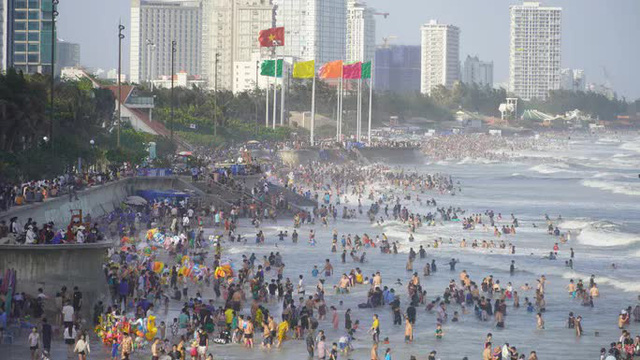 Vung Tau is expected to receive a huge number of visitors on the occasion of the 30-4 holiday - Photo 1.