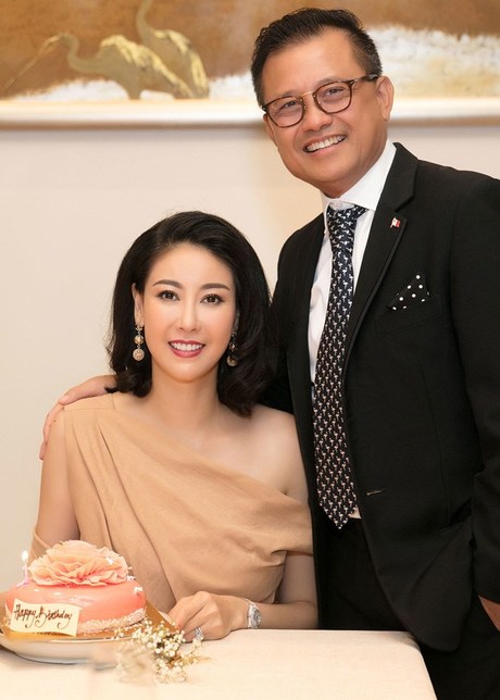 Stunned the current life of 3 richest beauty queens in Vietnam: She is the 'stock queen', who becomes an international magician in a gilded villa - Photo 1.