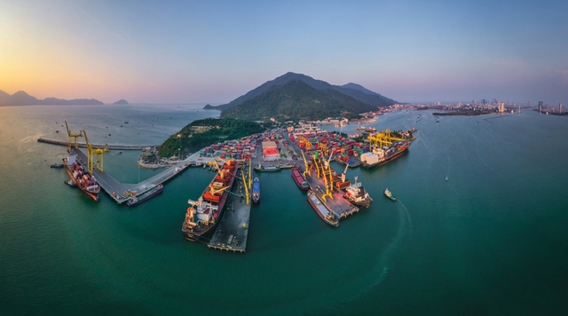 The whole country had a trade surplus of 2.53 billion USD in the first 4 months of the year - Photo 1. The whole country had a trade surplus of 2.53 billion USD in the first 4 months of the year - Photo 1.