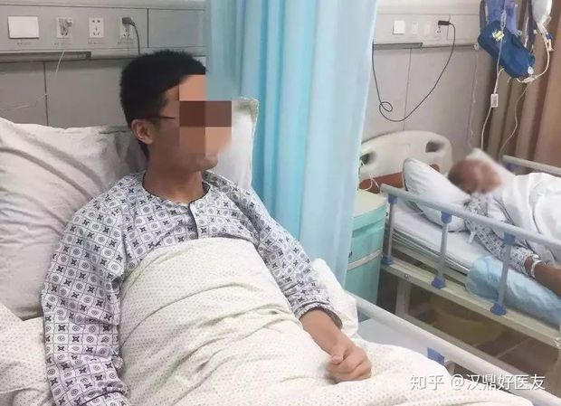 28-year-old boy was diagnosed with end-stage stomach cancer for persisting in 4 extremely bad habits of today's youth - Photo 1.