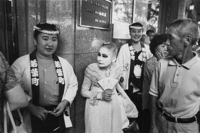 Chuyện về nàng geisha mỗi sáng chăm chút trang điểm, 40 năm lang thang khắp con phố để chờ mãi bóng dáng một người đàn ông - Ảnh 11.