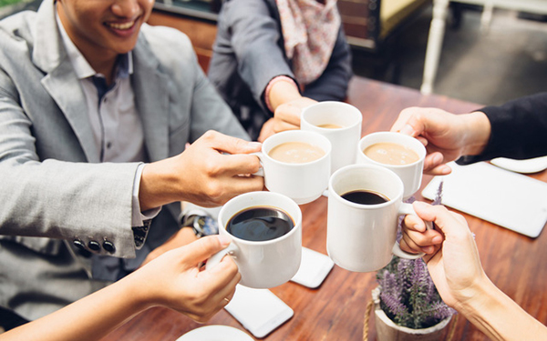 A 29-year-old man died from an overdose of caffeine: No matter how much an office worker is addicted to coffee, DON'T drink too much of this so as not to harm yourself - Photo 2.