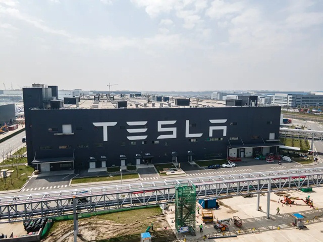 Tesla hands over many cars in the first quarter of 2022 - Photo 1.